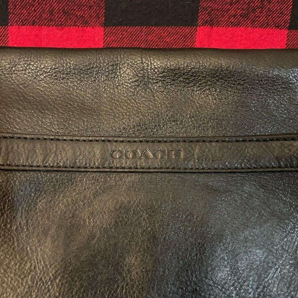 Coach Black Leather Messenger Bag with Adjustable Strap - Picture 2 of 3
